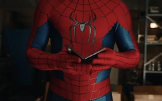 Tiết lộ mẫu điện thoại gập 'siêu bền' của Spider-Man trong 'Brand New Day'