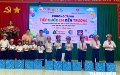 CSGT ở TP.HCM tiếp bước học sinh có hoàn cảnh khó khăn đến trường