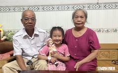 Ông bà ngoại già nuôi cháu mồ côi