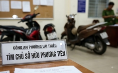 Công an phường Lái Thiêu tìm chủ xe máy liên quan 2 vụ tai nạn giao thông