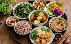 Ăn chay mùa Vu Lan: Bác sĩ chỉ cách ăn đủ dưỡng chất