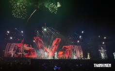 Hơn 40.000 khán giả đội mưa xem concert ‘Tổ quốc trong tim’