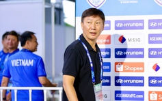 HLV Kim Sang-sik chuẩn bị cho trận thắng Thái Lan từ lúc  đấu… Campuchia và Timor Leste
