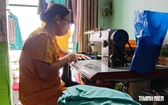 Đường kim mũi chỉ của người mẹ hiền và nỗi lo học phí cho con