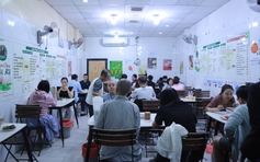 Quán chay 70 món ở TP.HCM, ngày rằm bán tới 2.000 phần: Sao lại ‘thôi kệ’?