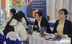 Vì sao nhiều tân cử nhân vẫn chật vật tìm việc ?