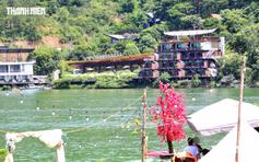 Nghịch lý 'dân gốc' mòn mỏi chờ sổ đỏ, villa/homestay vẫn mọc trong rừng phòng hộ