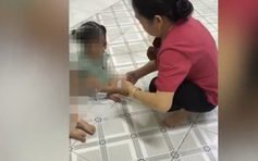 Sở GD-ĐT TP.HCM lên tiếng vụ cô giáo bắn dây thun vào chân trẻ