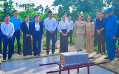 Tìm thấy hài cốt liệt sĩ cùng mảnh vải dù, nút áo và đạn AK