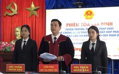 Hàng trăm ngư dân Cà Mau tham dự phiên tòa giả định chống khai thác IUU