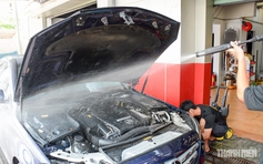 Vì sao không nên xịt rửa khoang động cơ ô tô ngay sau khi đi mưa?