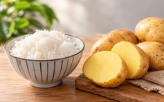 Cơm hay khoai tây tốt hơn cho đường huyết?