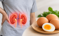 Người bệnh thận có nên ăn trứng luộc?