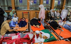 Hơn 1.700 người ngộ độc sau các bữa ăn miễn phí ở Indonesia