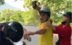 Triệu tập người đàn ông dùng dép, mũ bảo hiểm đánh nam thanh niên ở Vũng Tàu