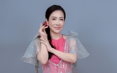 Nữ ca sĩ hát nhạc quê hương sau 30 năm hoạt động showbiz