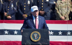 Tổng thống Trump kể từng được lính cứu hỏa xốc nách chạy trong vụ khủng bố 11.9