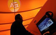 Tới lượt hãng game Electronic Arts bị tấn công