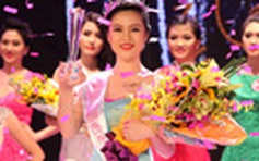 Trần Diễm Ái Vi đăng quang Nữ sinh viên VN duyên dáng 2013