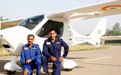 Máy bay siêu nhẹ của Ấn Độ đến Đà Nẵng