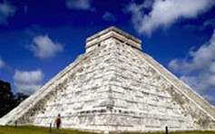 Người Maya dùng bé trai để tế thần