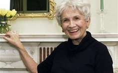 Alice Munro thắng giải Man Booker International