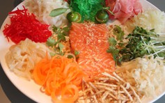 Đầu xuân, làm gỏi cá hồi Yee Sang để sung túc cả năm nào