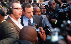 Bắt đầu phiên tòa định mệnh của Oscar Pistorius