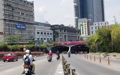 Cấm xe máy qua hầm sông Sài Gòn phục vụ bắn pháo hoa lễ 30.4