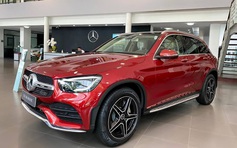 Mercedes GLC300 tăng giá 100 triệu đồng, cắt hệ thống phanh 'xịn'