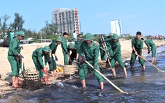 Tình nguyện làm sạch bờ biển