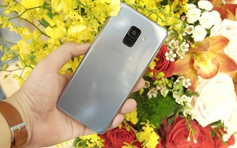 Galaxy A8/A8+: Bộ đôi smartphone ‘đáng đồng tiền bát gạo’ dịp Tết 2018