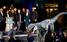 Đoàn phim 'Jurassic World: Dominion’ ngừng quay vì có thành viên nhiễm Covid-19