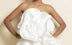 H'Hen Niê, Xuân Lan đồng loạt diện váy trắng đính hoa 3D