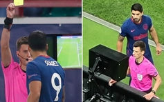 Xem trộm màn hình VAR với trọng tài, Luis Suarez ăn thẻ phạt hy hữu
