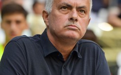 HLV Mourinho nói điều bất ngờ về Dybala và Abraham sau trận hòa Juventus