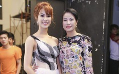 Diệp Lâm Anh khoe mẹ trẻ trung ở chung kết Vietnam's Got Talent