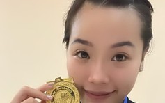 ‘Già gân’ Nguyễn Tiến Minh cùng ‘Hot girl’ Nguyễn Thùy Linh bận rộn trước SEA Games 31