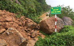 [CHÙM ẢNH] Bán đảo Sơn Trà sạt lở kinh hoàng, nhiều tuyến đường bị tê liệt