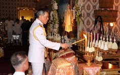 Thái Lan: Thái tử hoãn lên ngôi cả năm vì đau buồn