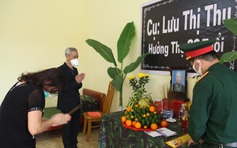 Giúp người xa quê 22 năm lập bàn thờ chịu tang mẹ trong khu cách ly