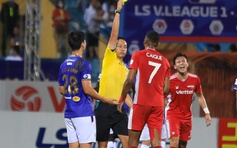 Hết hồn khi vòng 9 V-League nghỉ nguyên một đội hình, thiếu mỗi thủ môn!