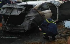 Xe ô tô Huyndai Elantra bốc cháy vì vướng phải rơm phơi trên đường