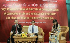 NXB Chính trị quốc gia Sự thật trao tặng tủ sách cho Quận ủy Phú Nhuận
