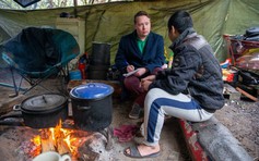 Phóng sự trên báo Anh: Người nhập cư lậu từ Việt Nam vẫn liều mạng đến Anh