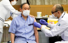 Chuẩn bị gặp tổng thống Mỹ, Thủ tướng Nhật Suga được tiêm vắc xin Covid-19