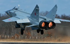 Tiêm kích MiG-31 Nga bám theo máy bay tuần tra của Na Uy