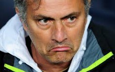 Mourinho giận nữ bác sĩ của đội nhà vì 'quá ngây thơ'