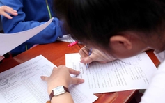 Loay hoay nộp hồ sơ xét tuyển cao đẳng