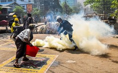 Người biểu tình Myanmar kêu gọi làm 'cách mạng mùa xuân'